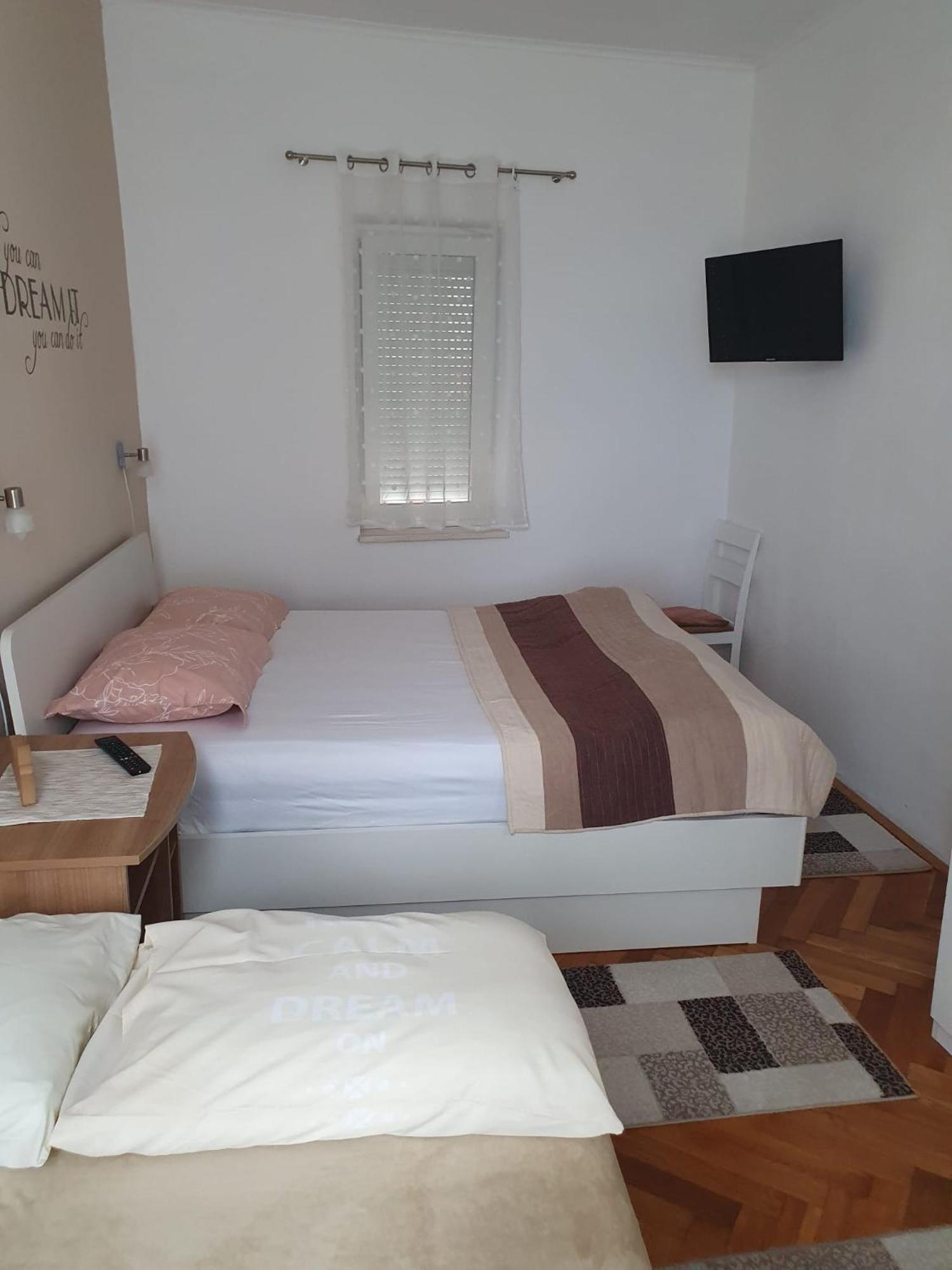 Apartment Sandra 2+2 *** Цриквеница Экстерьер фото