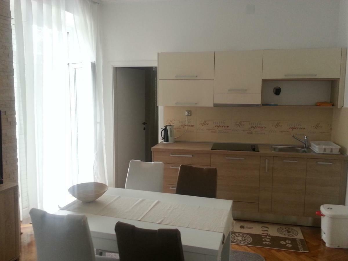 Apartment Sandra 2+2 *** Цриквеница Экстерьер фото