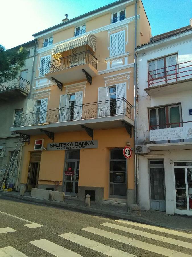 Apartment Sandra 2+2 *** Цриквеница Экстерьер фото