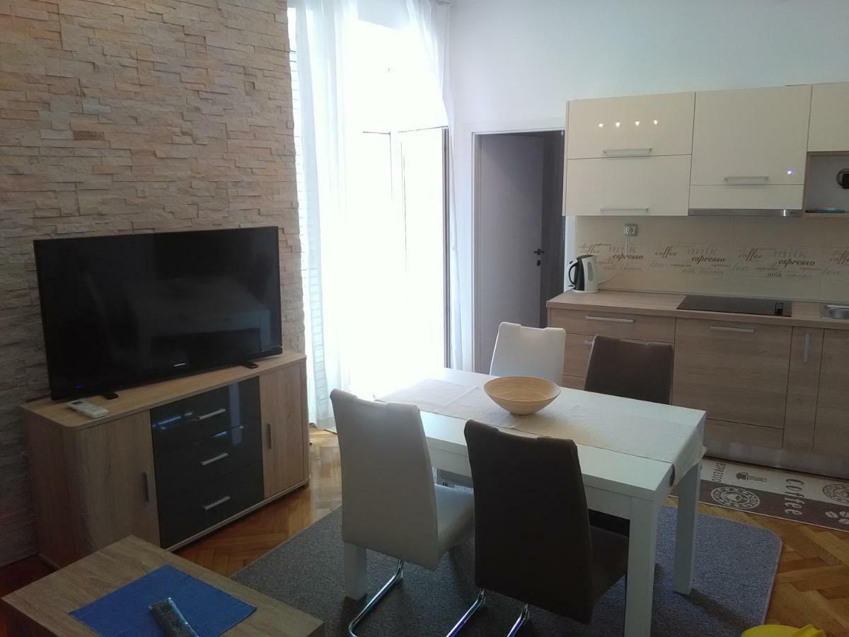Apartment Sandra 2+2 *** Цриквеница Экстерьер фото