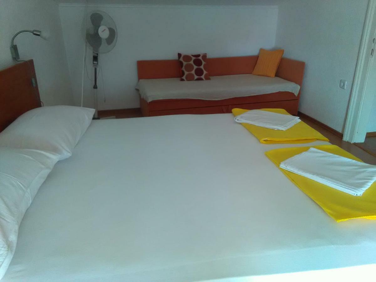 Apartment Sandra 2+2 *** Цриквеница Экстерьер фото