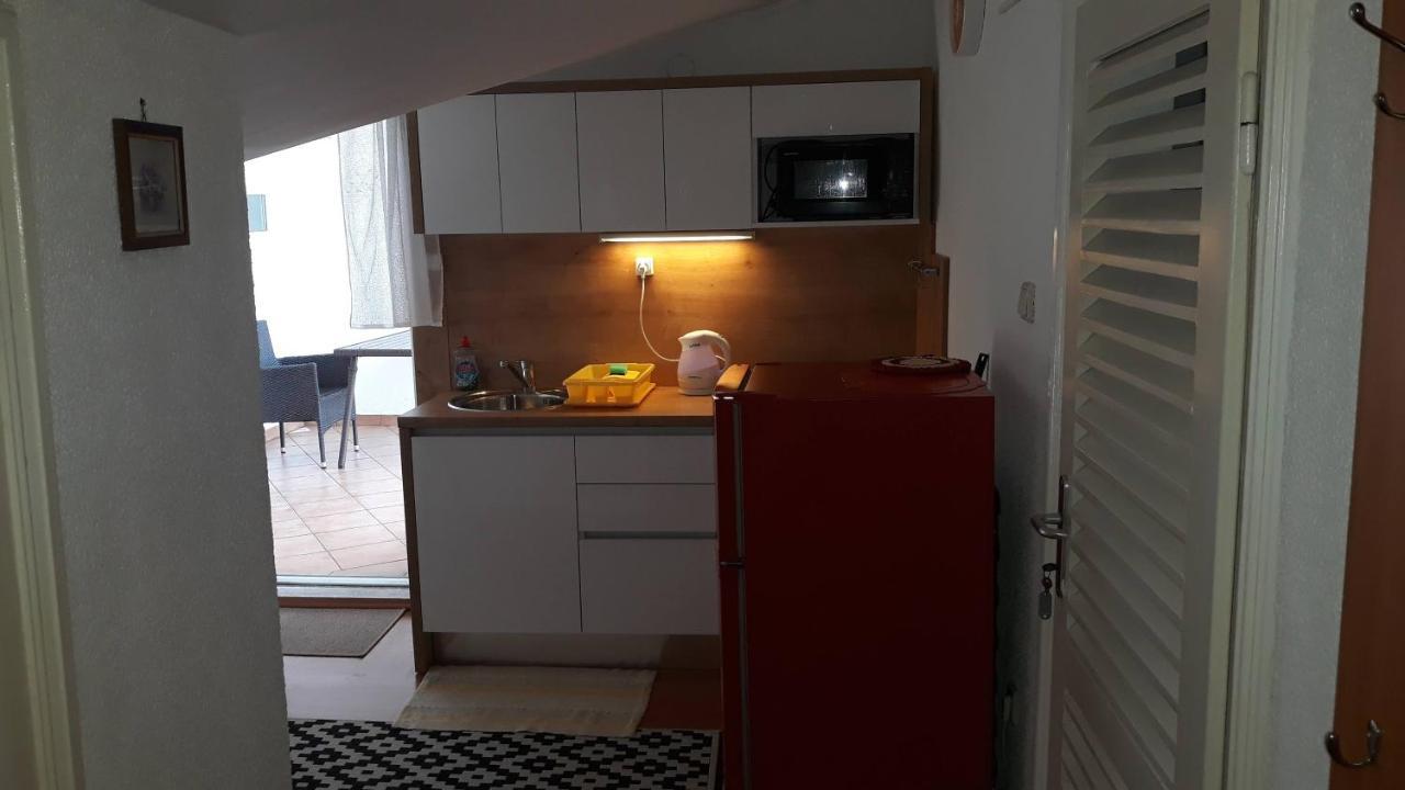 Apartment Sandra 2+2 *** Цриквеница Экстерьер фото